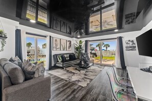 TV - The Summit 132-Ground Level Beachfront Condo (Panama City)