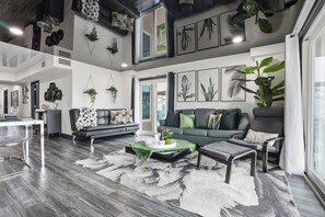 TV - The Summit 132-Ground Level Beachfront Condo (Panama City)