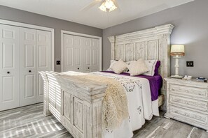 3 chambres, coffres-forts dans les chambres, bureau