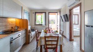 Kühlschrank, Ofen, Herdplatte, Geschirrspüler