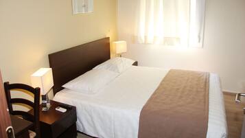Economy Double Room | In-room safe, free WiFi