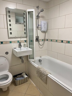 Apartamento | Baño | Ducha y toallas