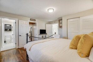 2 habitaciones, tabla de planchar con plancha, wifi y ropa de cama