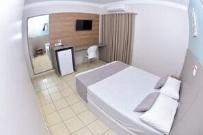 Superior Duplo Casal | Laptop workspace, free WiFi, bed sheets - Liv Hotel (Porto Ferreira)