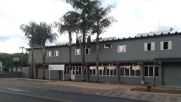 Fachada da propriedade