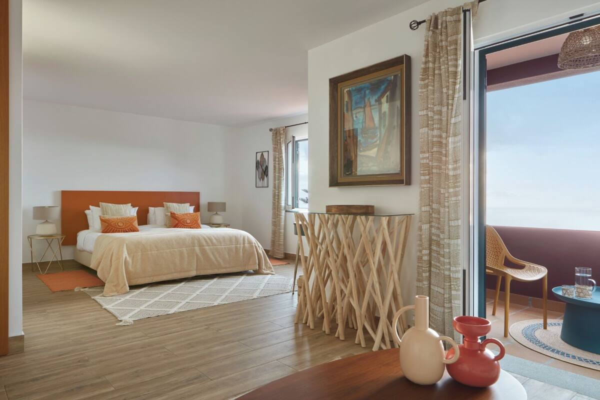 Superior Suite, Balcony, Ocean View | Hypo-allergenic bedding available, in-room safe, WiFi (free)