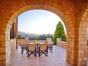 Villa | 3 bedrooms, travel crib