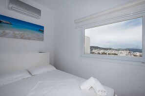 White Luxury House | 1 dormitorio, cortinas opacas, sistema de insonorización
