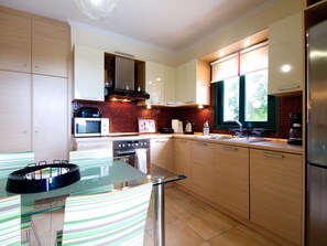 2 habitaciones y cuna de viaje 