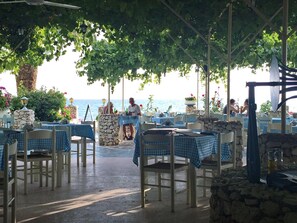 2 habitaciones y cuna de viaje 