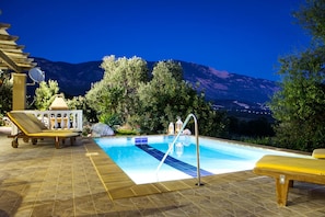 Villa | 2 bedrooms, travel cot