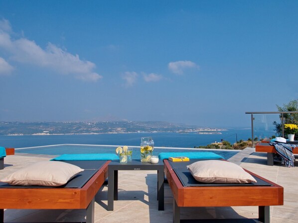 Villa | 3 bedrooms, travel crib - Villa Nikos in Megala Chorafia (Chania)