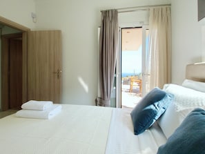 Villa | 3 bedrooms, travel crib - Villa Nikos in Megala Chorafia (Chania)