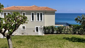 Unclassified image, 3 of 49, button - Villa Sakos in Skala (Kefalonia)