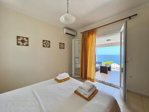 Villa | 3 bedrooms, travel cot