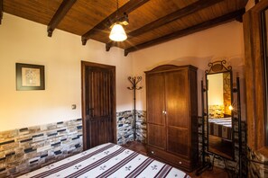 Luxury Apartment | 1 bedroom, premium bedding, down comforters, memory foam beds