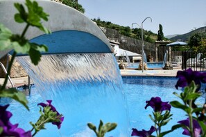 2 indoor pools, seasonal outdoor pool, pool umbrellas, sun loungers - CASAS RURALES BENARUM (Alpujarra de la Sierra)