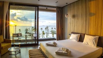Deluxe Double Room, 1 King Bed with Sofa bed, Balcony | Minibar, in-room safe, soundproofing, free WiFi