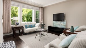 Unclassified image, 5 of 15, button - Lina House (Richmond)