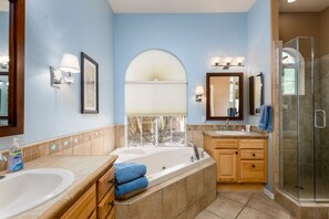Bathroom - Casa Dynamite 4 Bedroom Home by RedAwning (Cave Creek)