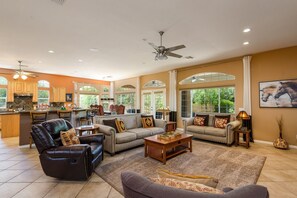 Living area - Casa Dynamite 4 Bedroom Home by RedAwning (Cave Creek)