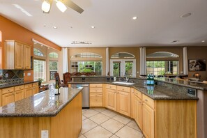 Private kitchen - Casa Dynamite 4 Bedroom Home by RedAwning (Cave Creek)