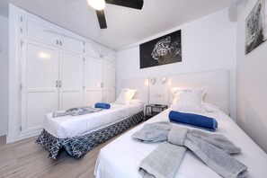 3 camere, una cassaforte in camera, una scrivania, ferro/asse da stiro