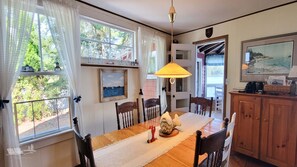 Dining - Experience lakeside luxury at Piffi Biff, a spacious 5-bedroom cabin on Southport, ME. (Southport)