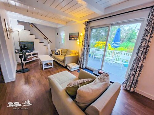 You and Your Dog Will Love This Boothbay Harbor Cottage