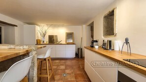 Frigorifero, microonde, forno, lavastoviglie