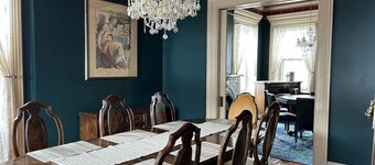 The Mansion on Park Avenue - walk to downtown Galena