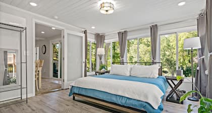 Dock Holiday | King Bed & Lake James Location