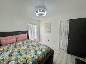 4 bedrooms, free WiFi, bed sheets, wheelchair access
