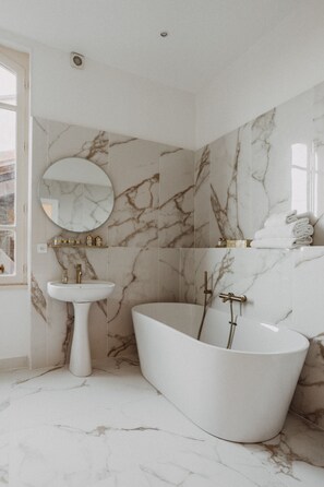 Suite | Bathroom - B&B Le Domaine des Marcoujans (Saint-Élix-le-Château)
