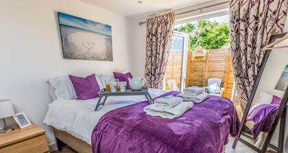 Charming Chalet A Stone's Throw From The Beach! - Pass the Keys