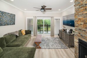 Smart TV, fireplace - The Ultimate Mountain Retreat: Six Townhomes! (Banner Elk)