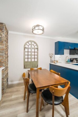 Dining - The Ultimate Mountain Retreat: Six Townhomes! (Banner Elk)