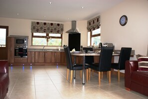 Cottage, 4 Bedrooms (Glendun) | Private kitchen | Fridge, microwave, electric kettle, highchair - Glendun Self Catering (Ballymena)