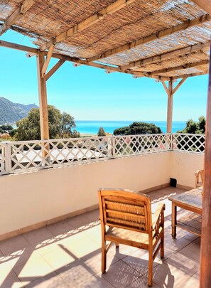 Apartment | Terrace/patio - Stylish Home With Views, 4 min Walk to the Beach!! (Sinnai)