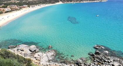 Stylish Home With Views, 4 min Walk to the Beach!!