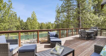 Deschutes River Home | Game Room + Kayaks