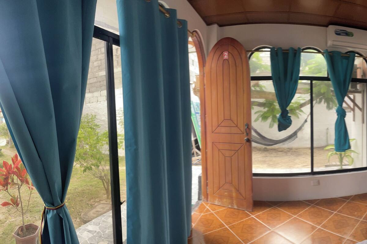 Single Room | Minibar, free WiFi, bed sheets