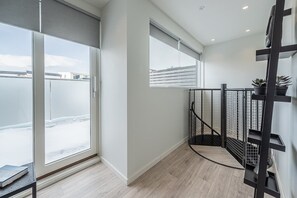 Interior - Luxury 2 BR apt w. rooftop area + indoor parking.  Best possible location. (Reykjavík)