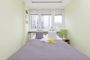 1 bedroom, bed sheets