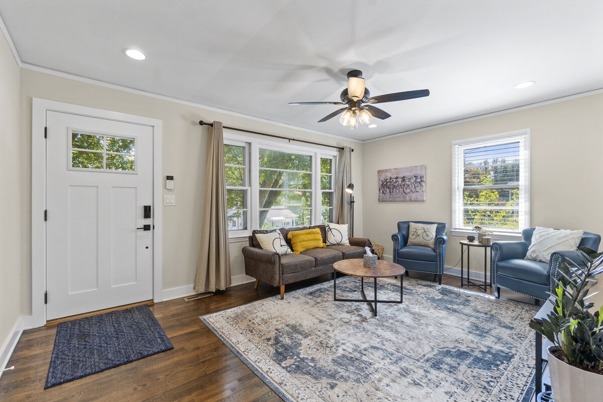 Swamp Rabbit Gateway | Walk to SRT and 7 min drive to Downtown