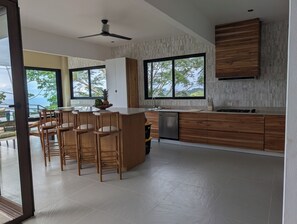 Private kitchen - Jungle Escape with STUNNING views over Dominicalito Bay (Provincia de Puntarenas)