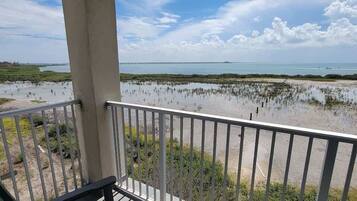 Resortwoning, meerdere bedden, patio | Terrein van de accommodatie