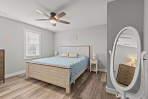 5 bedrooms, iron/ironing board, free WiFi, bed sheets - When you’re at the beach, you want to just relax! Paws and Relax here. (Virginia Beach)