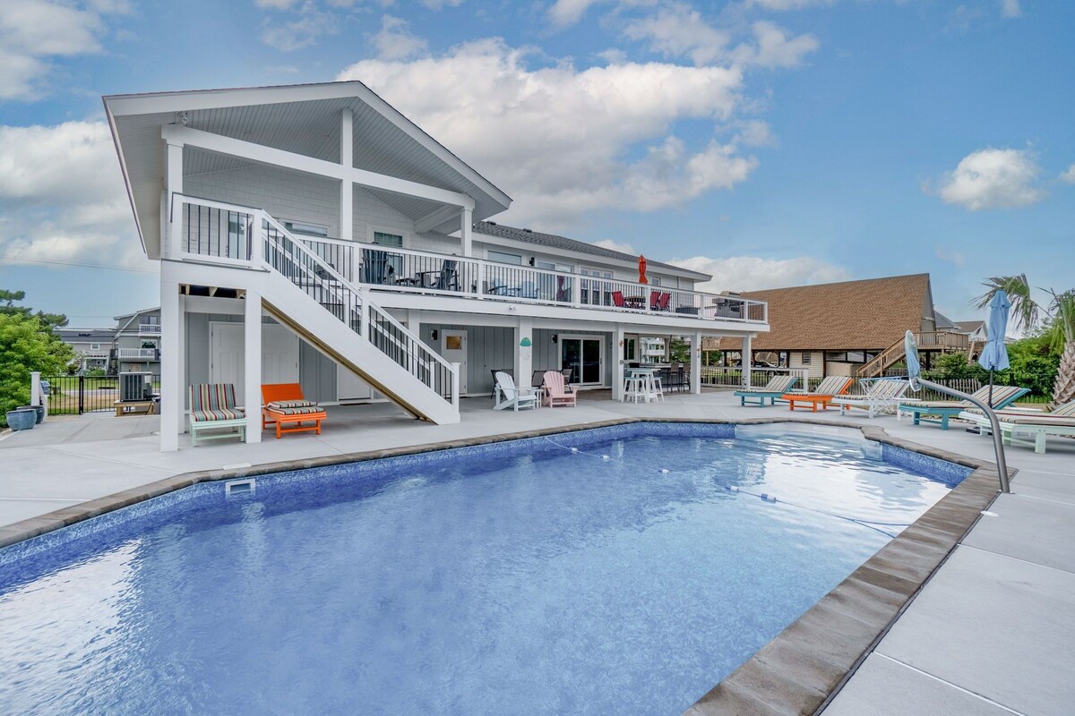 When you’re at the beach, you want to just relax! Paws and Relax here.