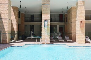 A heated pool - Summer Stay • Patio • Pool View • Kierland Walk (Scottsdale)